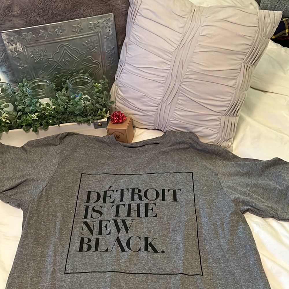 Detroit t BNWOT! BOGO! - Picture 2 of 3